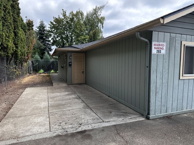 property at 265-285 S Gun Club Rd