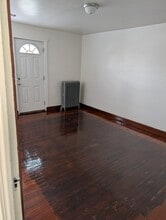 319 W 11th St, Unit 319 half in Hazleton, PA - Building Photo - Building Photo