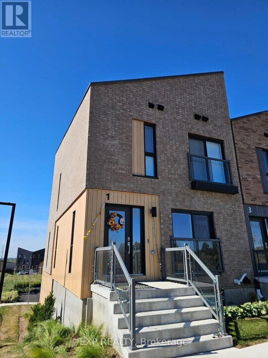 1 Benninger Dr in Kitchener, ON - Building Photo