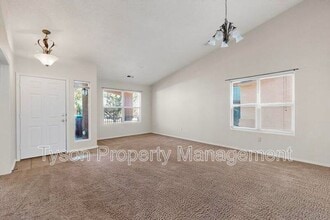 8012 Corn Mountain Pl NW in Albuquerque, NM - Building Photo - Building Photo