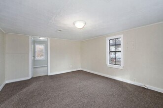1213 N Brown Ave in Springfield, MO - Foto de edificio - Building Photo