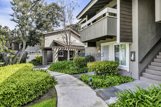 45 Streamwood in Irvine, CA - Building Photo - Building Photo