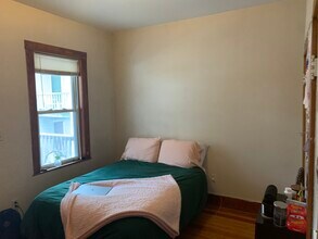 346 Faneuil St, Unit 346 Faneuil St #2 in Boston, MA - Foto de edificio - Building Photo