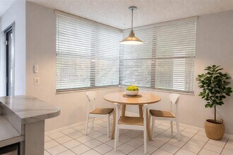 10461 NW 12th Ct in Plantation, FL - Foto de edificio - Building Photo