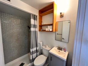 1212 Punahou St, Unit 3207 in Honolulu, HI - Foto de edificio - Building Photo