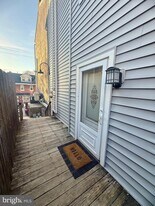 125 Maple St in Conshohocken, PA - Building Photo