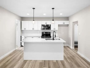 305 N Pike Ave in Bolivar, MO - Building Photo - Building Photo