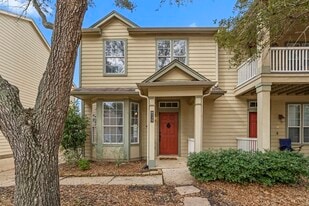 9735 Coyote Creek Dr in Houston, TX - Building Photo