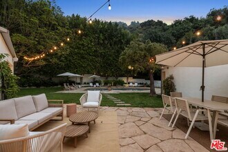 9451 Hidden Valley Pl in Beverly Hills, CA - Building Photo - Building Photo