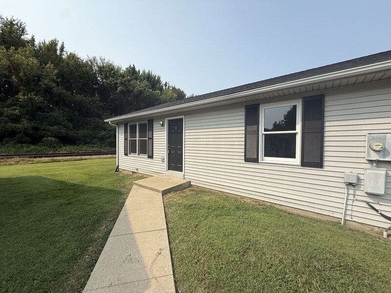 3 Westside Ct in North Vernon, IN - Building Photo