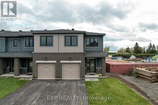 216 Shallow Pond Pl in Ottawa, ON - Building Photo