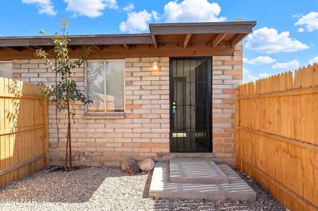 property at 3611 E Glenn St