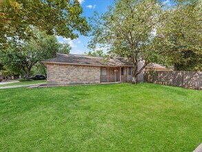 23526 Tree House Ln in Spring, TX - Building Photo - Building Photo