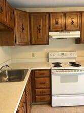 157 Allen St in Groton, CT - Building Photo - Building Photo