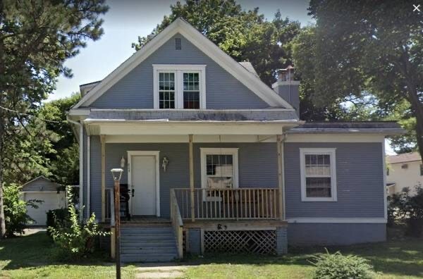 property at 605 W Hovey Ave