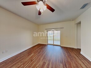 524 Pine Terrace Dr in Ruskin, FL - Building Photo - Building Photo