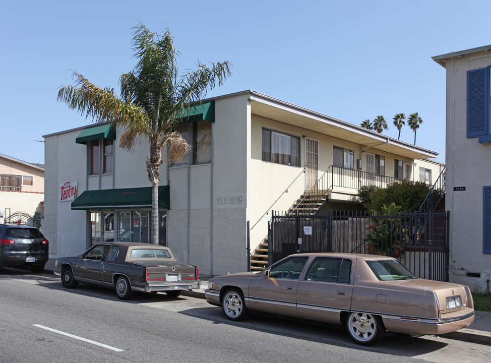 3032-3034 E 7th St in Long Beach, CA - Building Photo