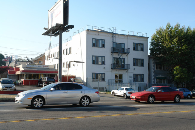 320 S Rampart Blvd in Los Angeles, CA - Building Photo - Building Photo