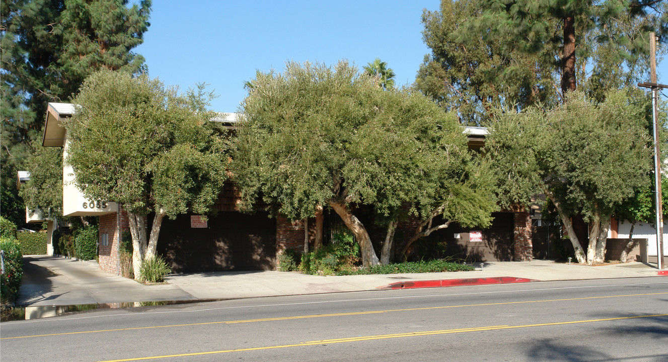 6055 Fulton Ave in Van Nuys, CA - Building Photo