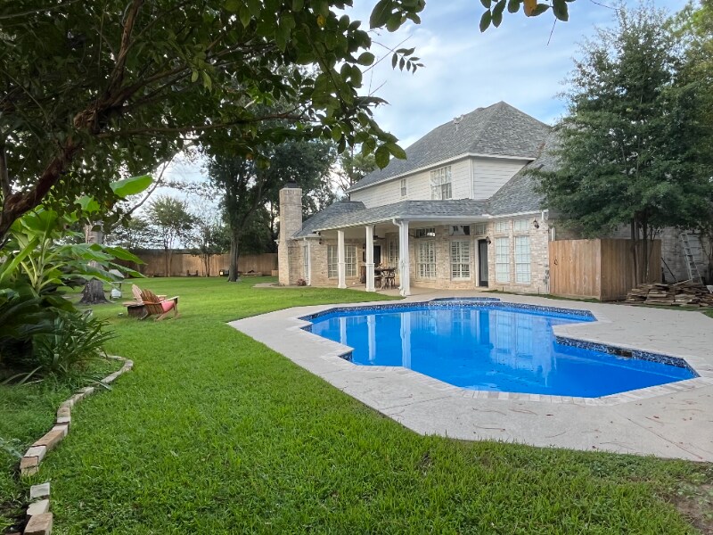 5707 Honor Ct in Houston, TX - Foto de edificio