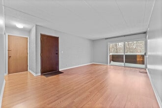 564 Timber Ridge Dr in Carol Stream, IL - Building Photo - Building Photo