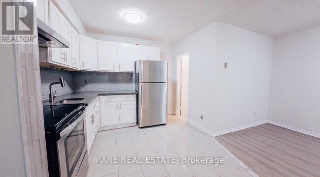 120 Spencer Ave in Toronto, ON - Building Photo - Building Photo