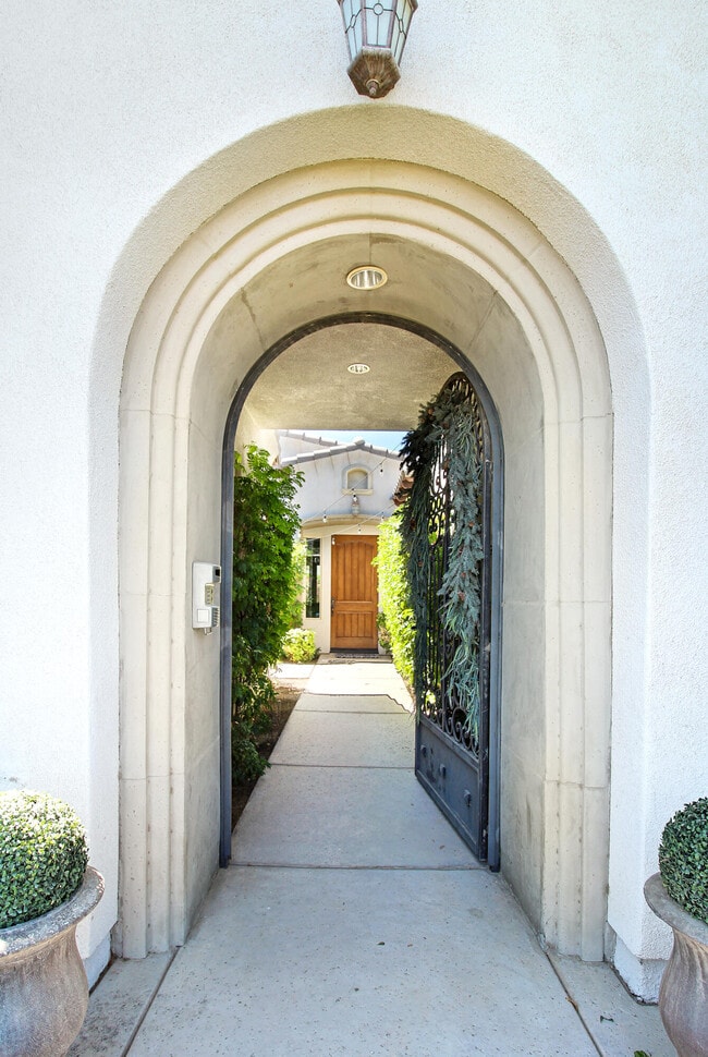 81075 Giacomo Way in La Quinta, CA - Building Photo - Building Photo