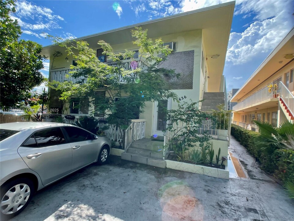 626 Meridian Ave in Miami Beach, FL - Building Photo