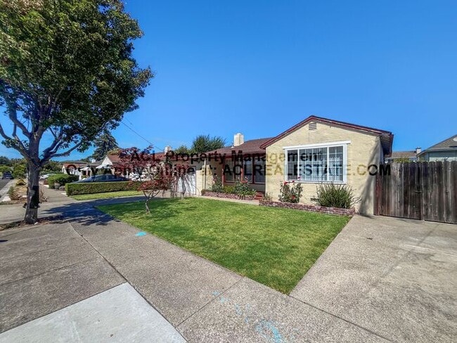1220 Minerva St in San Leandro, CA - Building Photo - Building Photo