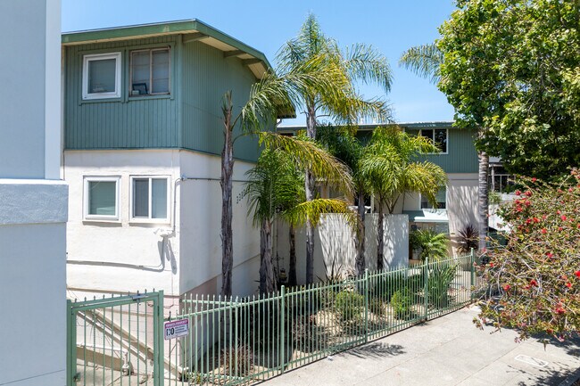 Adeline Apartments in Berkeley, CA - Building Photo - Building Photo