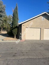 504 W Ave J4 in Lancaster, CA - Building Photo - Building Photo