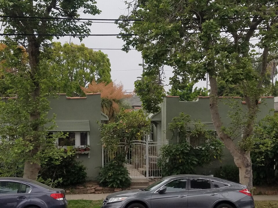 5141 Clinton St in Los Angeles, CA - Foto de edificio