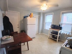 9 Pitman Ave, Unit 1 in Wakefield, MA - Foto de edificio - Building Photo