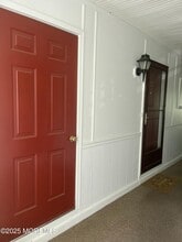 22 Sun Beau Ct in Tinton Falls, NJ - Foto de edificio - Building Photo