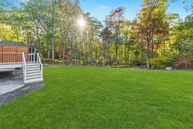 110 Wilson Rd in Bedford, MA - Foto de edificio - Building Photo