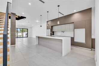 1233 NE 12th Ave in Fort Lauderdale, FL - Building Photo - Building Photo