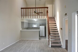 3069 Windchase Blvd in Houston, TX - Building Photo - Building Photo