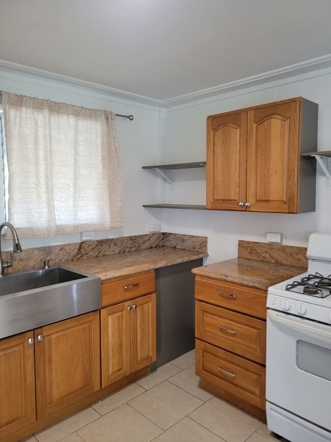 property at 121 W Kahaopea St