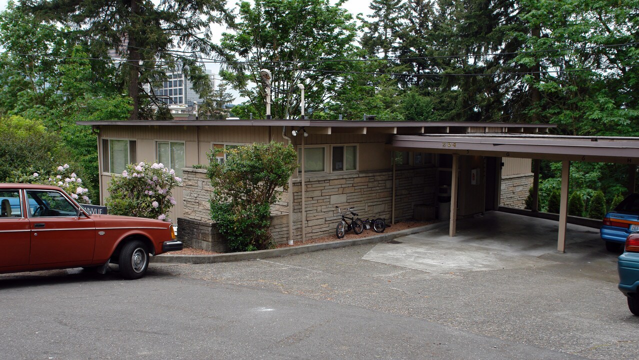 Townvue Apartments in Bellevue, WA - Foto de edificio