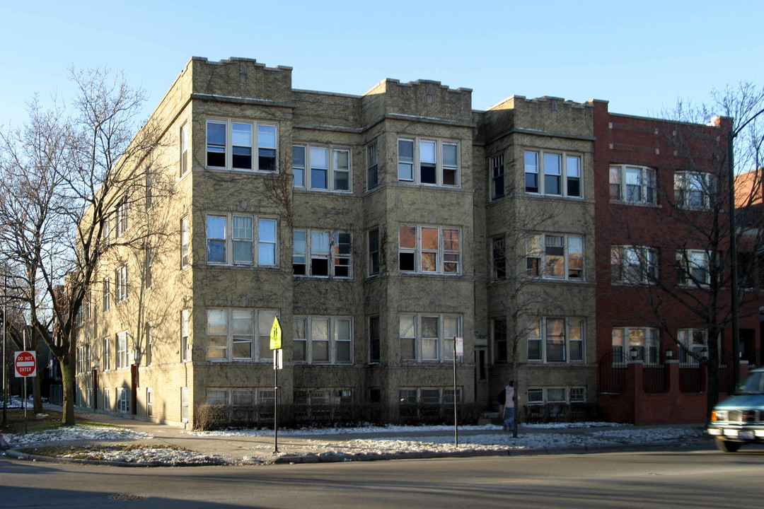 1943 W Foster Ave in Chicago, IL - Building Photo