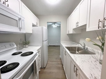 Regency Court Apartments - Speedvale in Guelph, ON - Building Photo - Building Photo