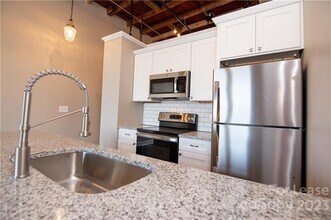 140 W Mountain St-Unit -203 in Kings Mountain, NC - Building Photo - Building Photo