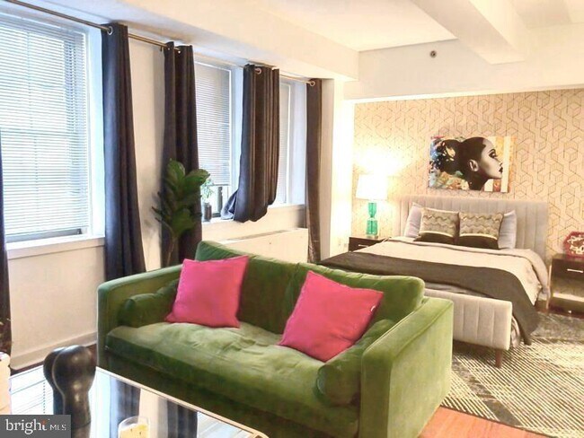 219 S 18th St in Philadelphia, PA - Building Photo - Building Photo