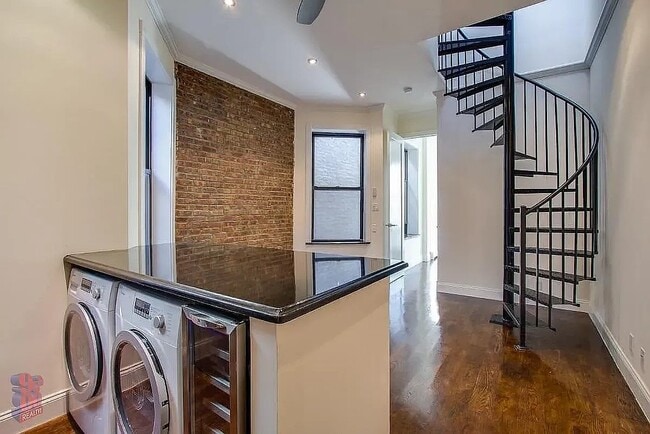 5 W 103rd St, Unit 5R in New York, NY - Building Photo - Building Photo