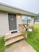 916 E Market St in Warrensburg, MO - Building Photo - Building Photo