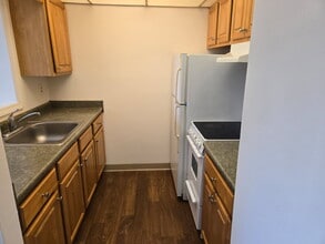 65 Webster St, Unit 307 in Weymouth, MA - Building Photo - Building Photo