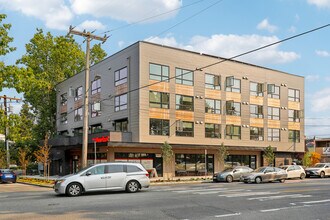 The Rocket in Seattle, WA - Foto de edificio - Building Photo