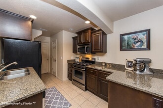1000 E Blf Vw Dr in Washington, UT - Building Photo - Building Photo