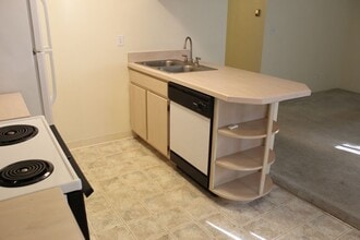 1601 Big Tree Rd in South Daytona, FL - Building Photo - Building Photo
