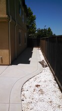 2395 N Rock Creek Dr in Los Banos, CA - Building Photo - Building Photo